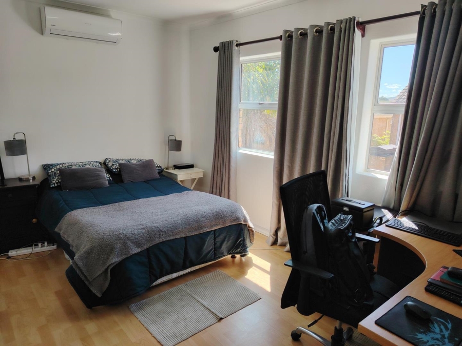 To Let 2 Bedroom Property for Rent in Uitzicht Western Cape